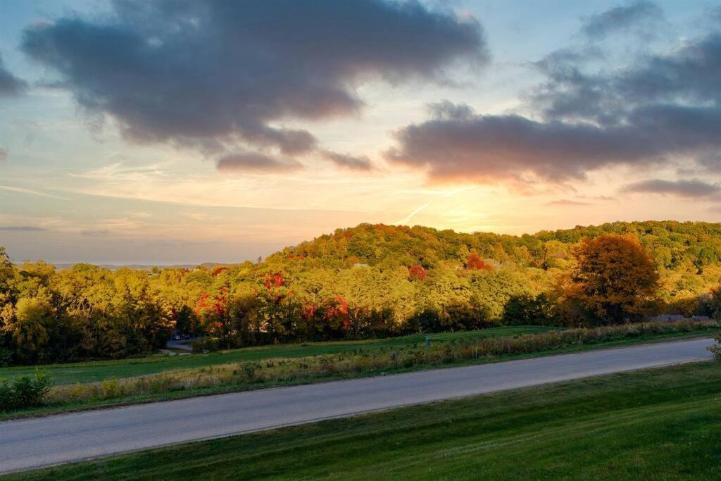 Relaxing 2Bedroom Townhome W/Playroom & Great View Galena Eksteriør billede